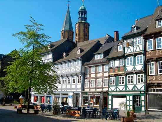 La Marktkirche, dominando los tejados de la urbe. Goslar Marketing GmbH