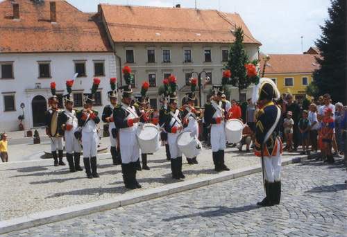 Parada musical en Slavkov. Slavkov esta al lado de Brno, entre ambos lugares se libró la famosa batalla de Austerlitz. Imagen de Turismo Checo.