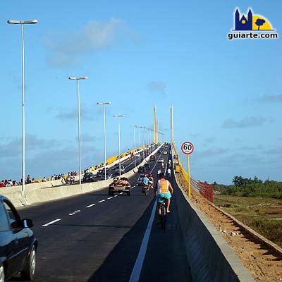 Subida al Puente de Todos, sentido Natal. Ahora se puede pasar cómodamente desde Natal en coche hacia el litoral norte. Guiarte Copyright