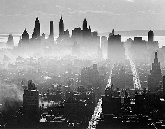 Vista desde el Midtown al Lower Manhattan, Nueva York. Andreas Feininger