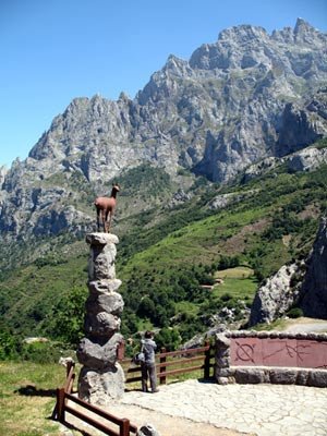 Mirador del Tombo, en las cercanías de Cordiñanes. Guiarte.com Copyright