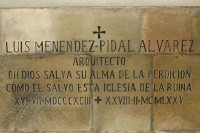 Tumba del arquitecto Luis Mené...