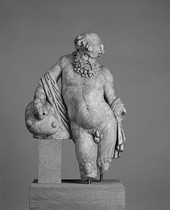 Sileno con odre de vino. Figura de fuente. Obra helenística-romana