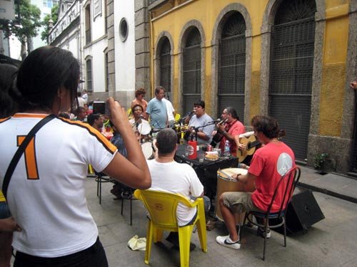 Turistas en una calle céntrica de Río de Janeiro. Guiarte Copyright