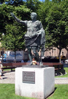 Una estatua de Augusto, en un...