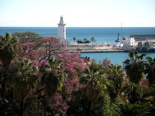 Puerto de la ciudad de Málaga. imagen de guiarte.com. Copyright