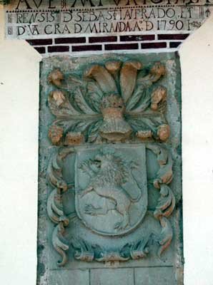 Escudo nobiliario en Villamoros. guiarte.com
