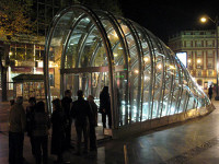 El metro de Bilbao abre inclus...