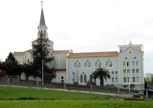 La abadía cirstenciense de Cobleces. Foto Jose Manuel Fernández Miranda