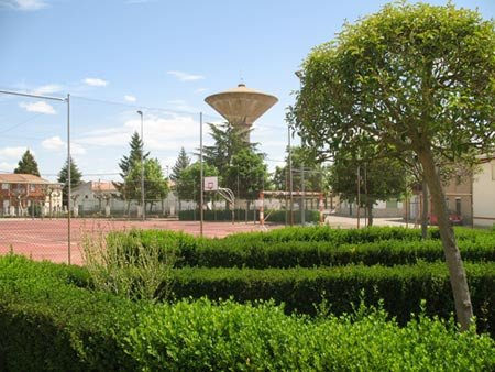 Parque con zona deportiva en San Martín. Guiarte Copyright