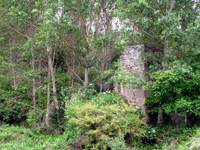 Restos del recinto monástico de Cerezal de Tremor, antiguo camino de peregrinos. Guiarte Copyright