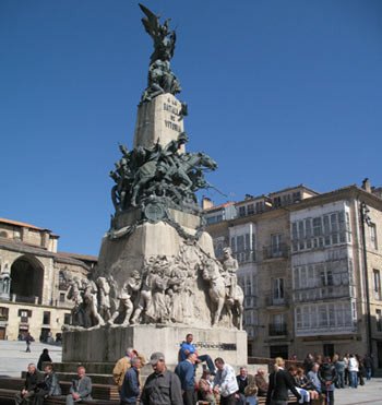 El monumento a la Batalla de Vitoria. Guiarte.com. Copyright