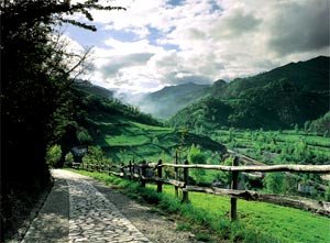 Vista del valle desde Serrapio, Asturias. Imagen de FEVE