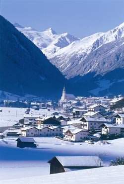Neustift, una de las ciudades del Valle. Turismo de Stubai Tirol
