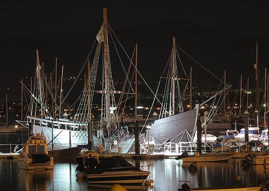 La carabela La Pinta, en el puerto de Bayona. Imagen de guiarte.com. Copyright.