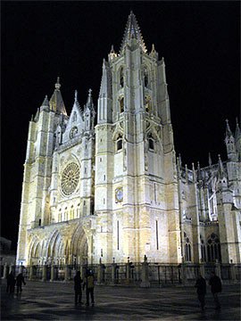 Vista nocturna de la Catedral de León. Guiarte Copyright