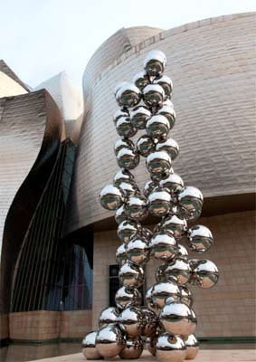 Anish Kapoor. El gran árbol y el ojo. 2009. Acero inoxidable y acero al carbono. Instalación: Museo Guggenheim Bilbao, 2010. Fotografía: Erika Ede © FMGB Guggenheim Bilbao Museoa, 2010
