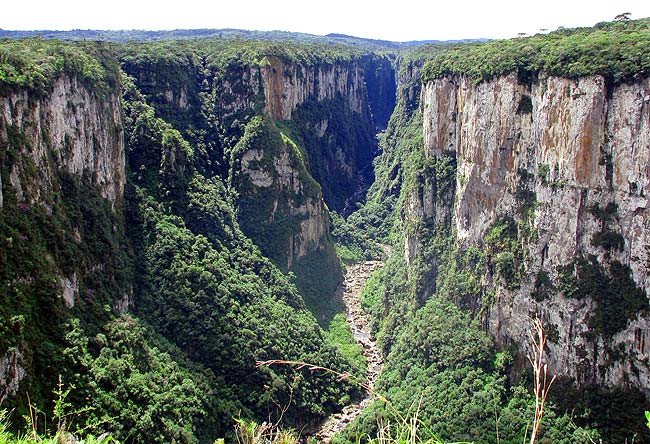 Cañón Itaimbezinho desde el sendero do Cotovelo. Imagen Guiarte Copyright