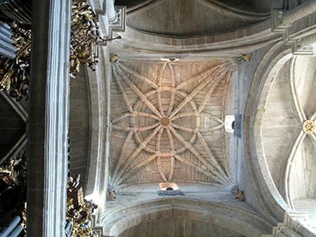 Detalle de la cubierta central de la catedral de Tuy. Guiarte.com