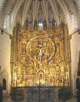 El retablo está dominado por e...