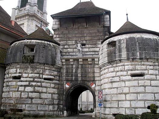 Imagen de Torres, puertas y murallas