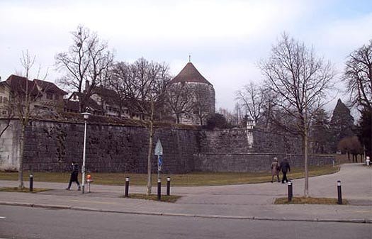 Bastión defensivo y torre de Reiedholz. Imagen de guiarte.com.