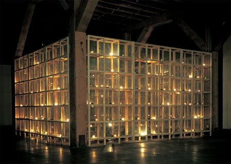 Perturbación de corriente. 1996. Instalación: Mona Hatoum. Foto: Ben Blackwell, cortesía de White Cube, Londres, y Alexander and Bonin, Nueva York