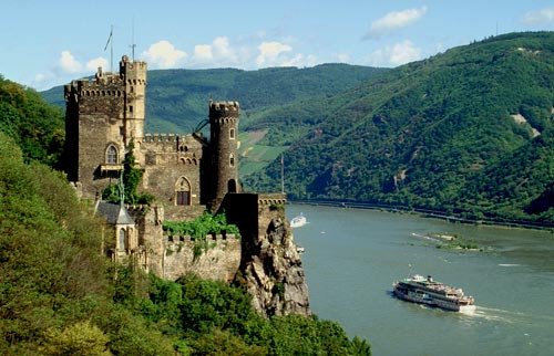 Castillo de Rheinstein. GNTB/Rüdesheim am Rhein: Städtisches Verkehrsamt