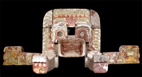 Jaguar de Xalla. Xalla, Teotihuacan, 400 dC. Piedra, estuco y pigmentos. Museo Nacional de Antropología. © Consejo Nacional para la Cultura y las Artes, México. Fotografía: Martirene Alcántara