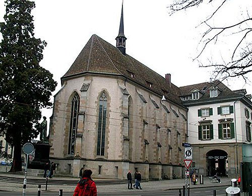 La pequeña iglesia gótica del siglo XV: la Wasserkirche. Imagen de guiarte.com