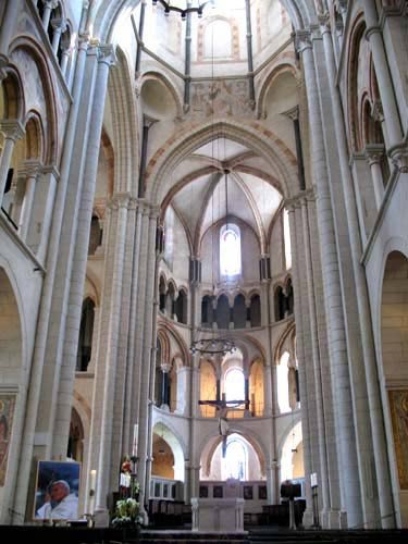 Interior de la catedral de Limburgo. Imagen de Tomás Alvarez. Guiarte.com