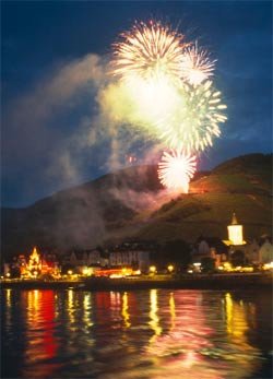 Rin en Llamas (Rhine in Flames). Andrew Cowin. Turismo Alemán