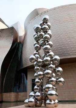 El Museo Guggenheim Bilbao adquiere la escultura El gran árbol y el ojo de Anish Kapoor