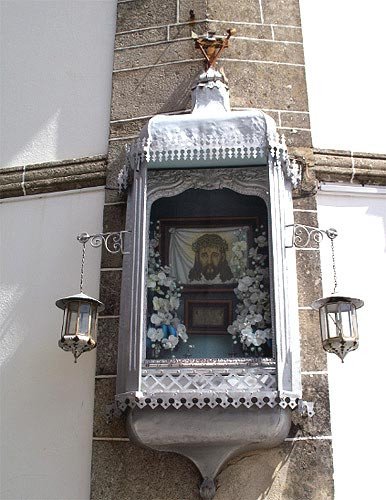 La religiosidad de Braga se muestra hasta en esquinas como esta, cercana a la catedral. Foto Guiarte Copyright