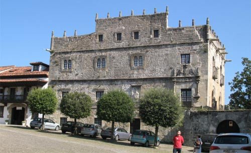 El palacio de los Velarde. Imagen de guiarte.com