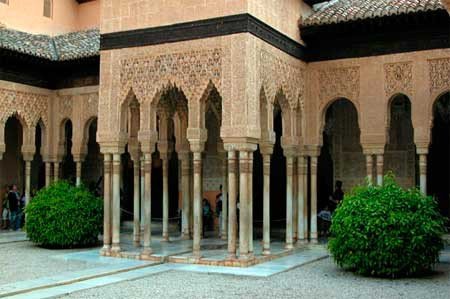 Patio de los Leones de la Alhambra.  Patronato de la Alhambra y Gener