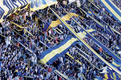 El ruidoso estadio del Boca Juniors, la popular Bombonera. Turismo. Gobierno de la Ciudad de Buenos Aires