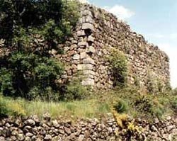 El sólido fortín romano de Calzada de Béjar. Foto guiarte