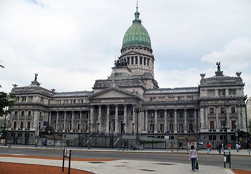 El imponente edificio del Congreso Nacional. Imagen Tomas Alvarez. Guiarte.com
