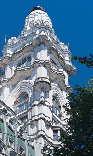 La cimera &#8211;en empíreo- del palacio Barolo. Turismo. Gobierno de la Ciudad de Buenos Aires