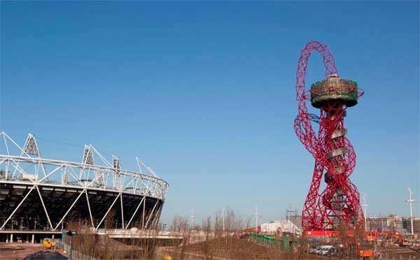 Torre ArcelorMittal Orbit, diseñada por el escultor indio Anish Kapoor. Visit Britain